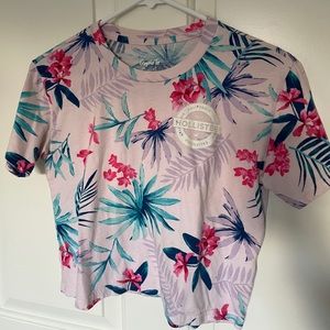 cropped hollister graphic tee